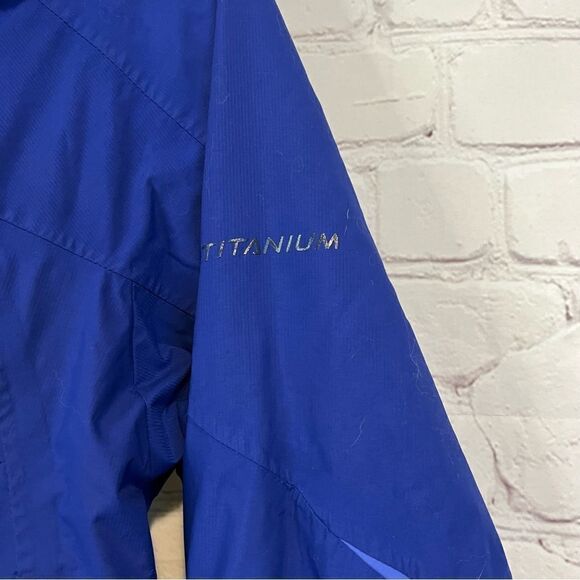 Columbia Titanium Women's Sz medium Jacket Blue - Picture 3 of 8